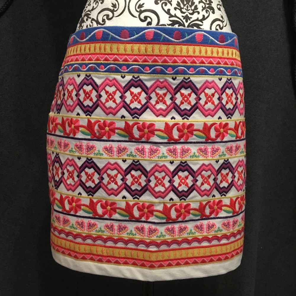 NWT M Harper Fiesta Floral White Skirt